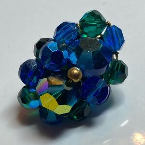 Vintage crystal clip earrings. Unbranded.